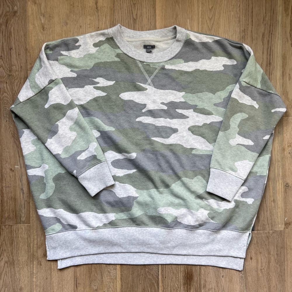 Camo pattern sweatshirt